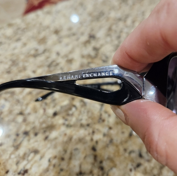 ARMANI EXCHANGE Stylish Black Sunglasses - Picture 4 of 14
